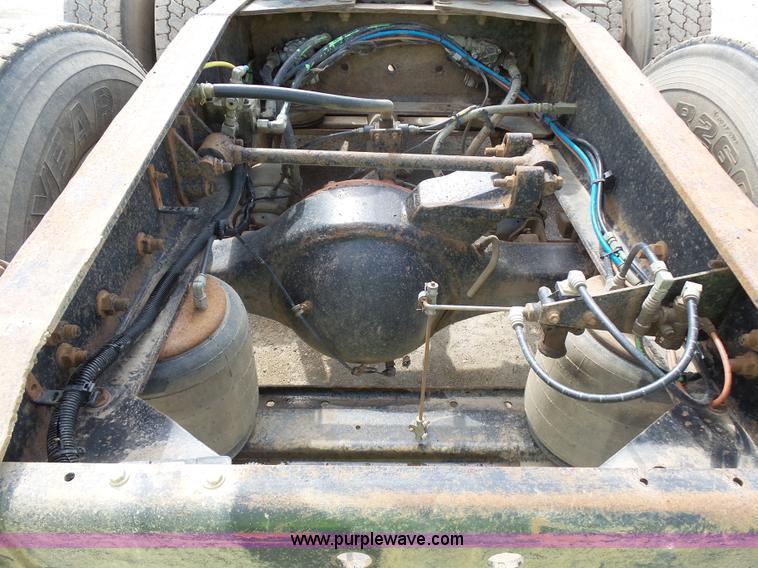 image for item J1644 2008 International 5900i semi truck