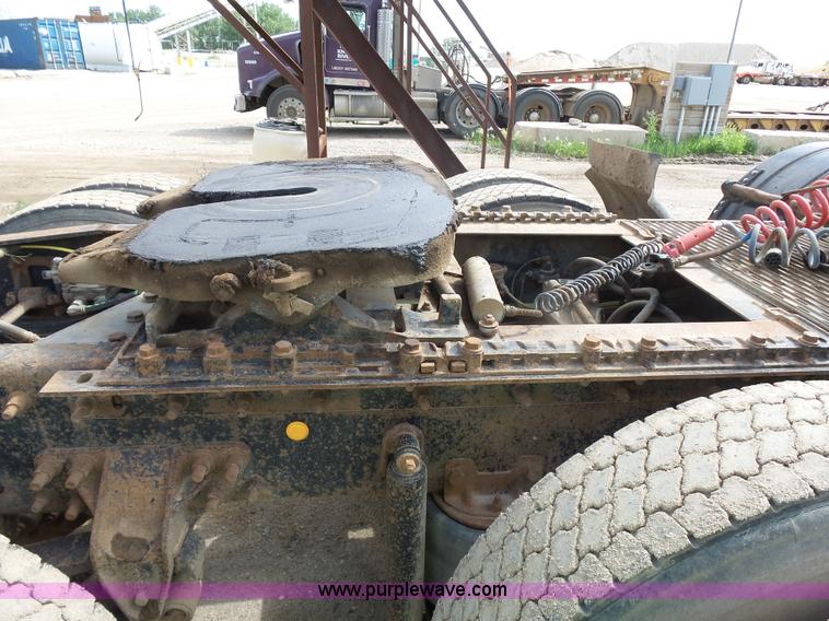 image for item J1644 2008 International 5900i semi truck