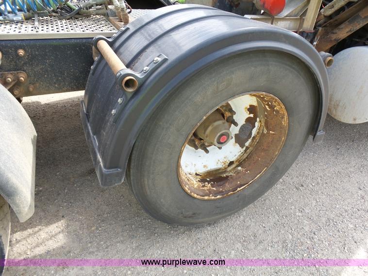 image for item J1644 2008 International 5900i semi truck