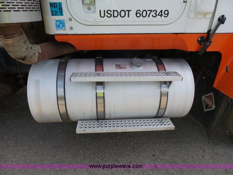 image for item J1644 2008 International 5900i semi truck