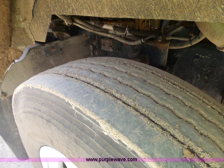 image for item J1644 2008 International 5900i semi truck