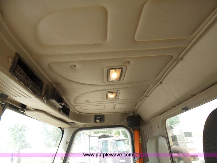 image for item J1644 2008 International 5900i semi truck