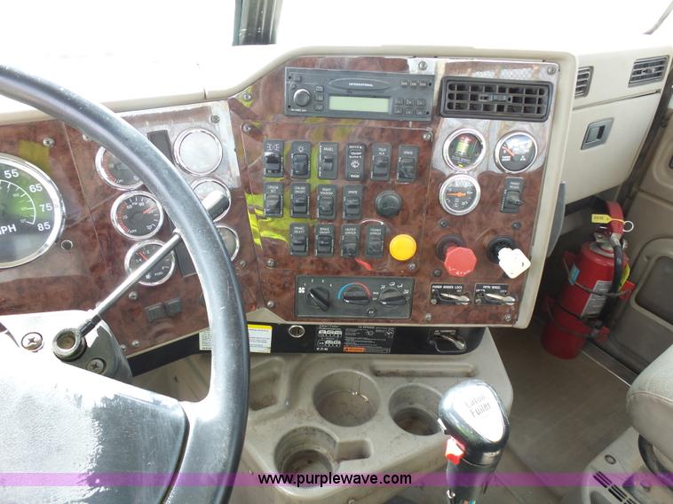 image for item J1644 2008 International 5900i semi truck