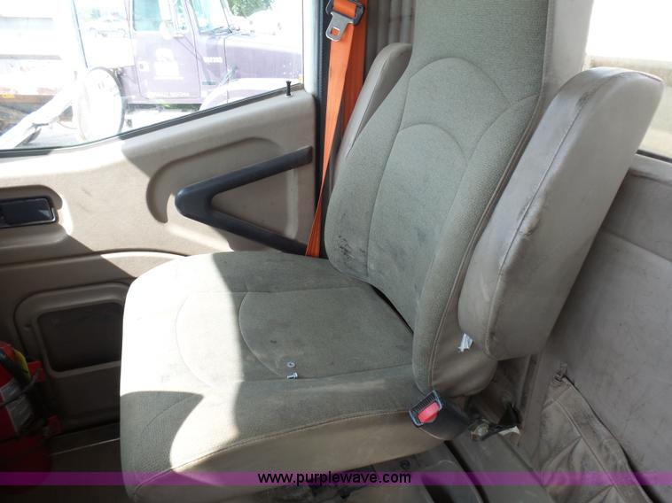 image for item J1644 2008 International 5900i semi truck