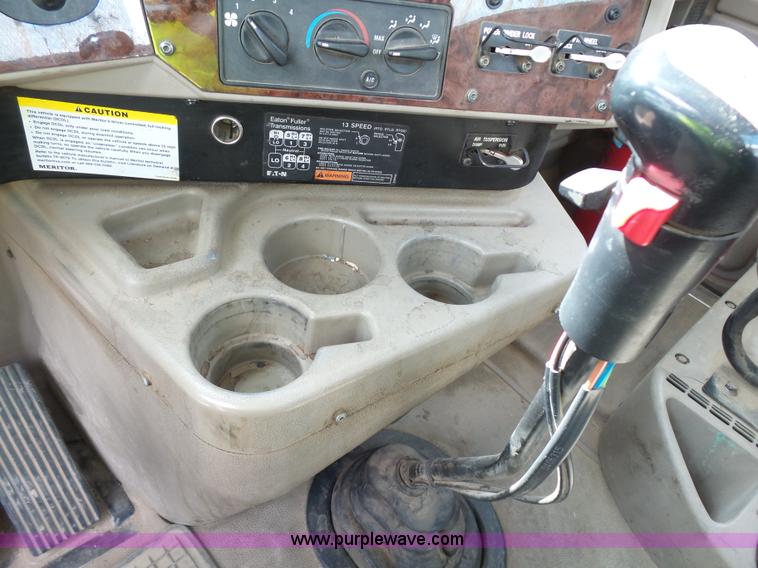 image for item J1644 2008 International 5900i semi truck