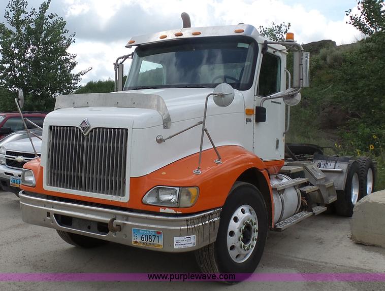 image for item J1645 2008 International 9200i semi truck