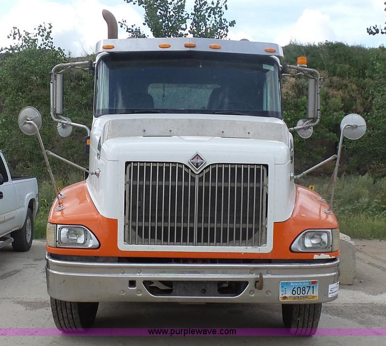 image for item J1645 2008 International 9200i semi truck