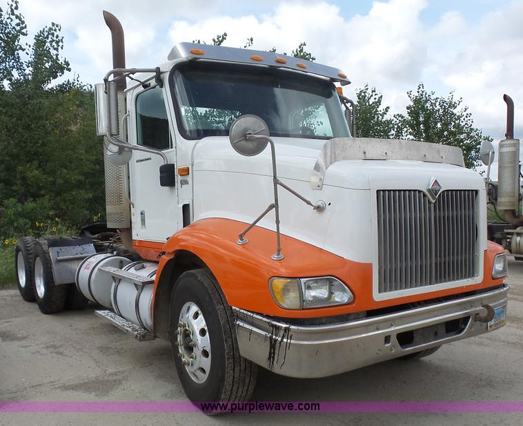 image for item J1645 2008 International 9200i semi truck