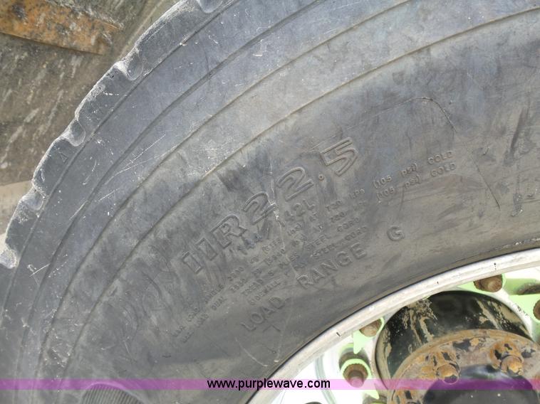 image for item J1645 2008 International 9200i semi truck