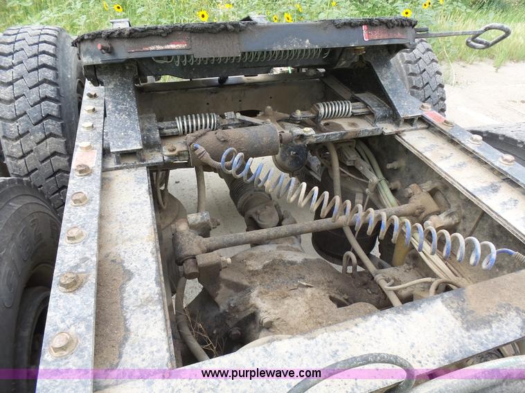 image for item J1645 2008 International 9200i semi truck