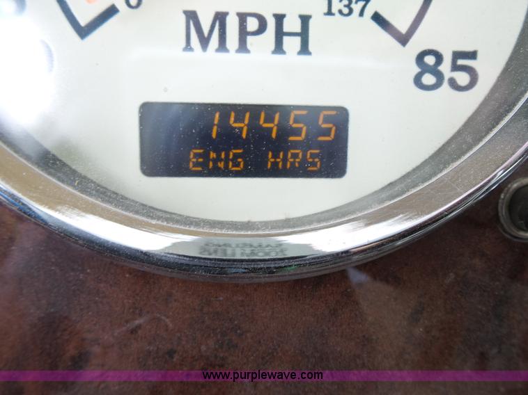 image for item J1645 2008 International 9200i semi truck