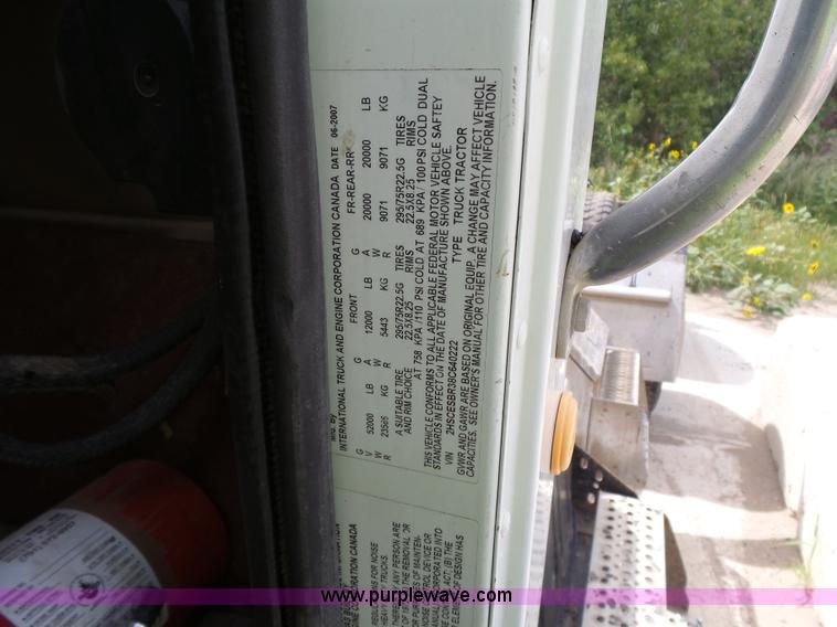 image for item J1645 2008 International 9200i semi truck