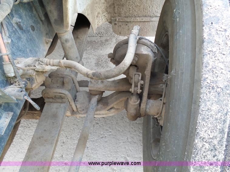 image for item J1645 2008 International 9200i semi truck