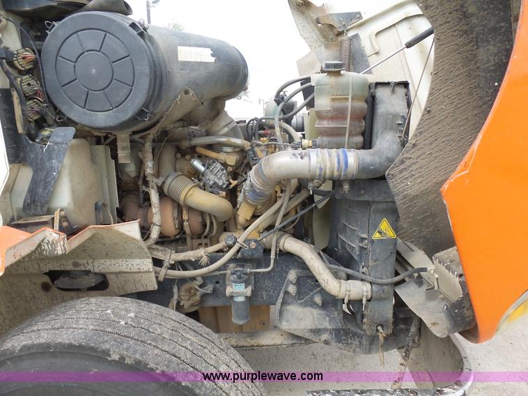 image for item J1645 2008 International 9200i semi truck