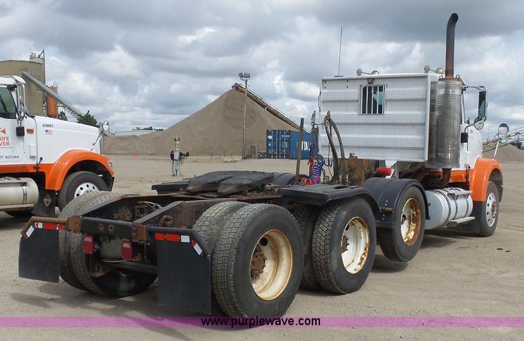 image for item J1646 2008 International 5900i semi truck