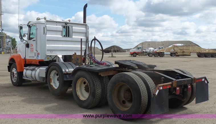 image for item J1646 2008 International 5900i semi truck