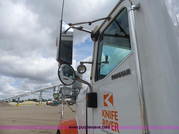 image for item J1646 2008 International 5900i semi truck