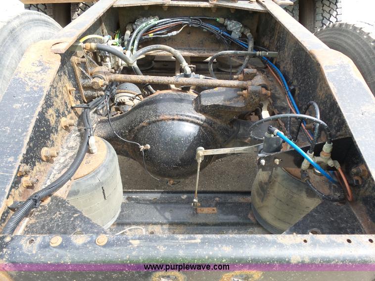 image for item J1646 2008 International 5900i semi truck