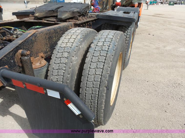 image for item J1646 2008 International 5900i semi truck