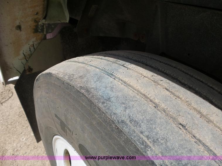 image for item J1646 2008 International 5900i semi truck