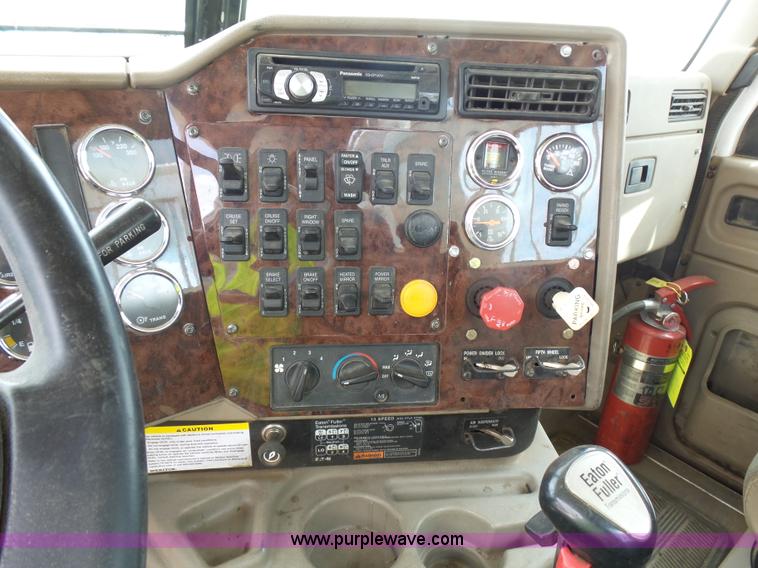 image for item J1646 2008 International 5900i semi truck