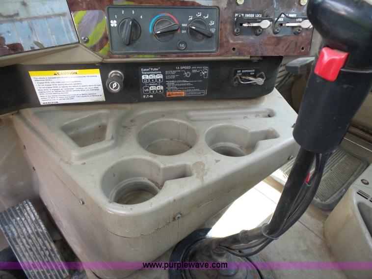 image for item J1646 2008 International 5900i semi truck