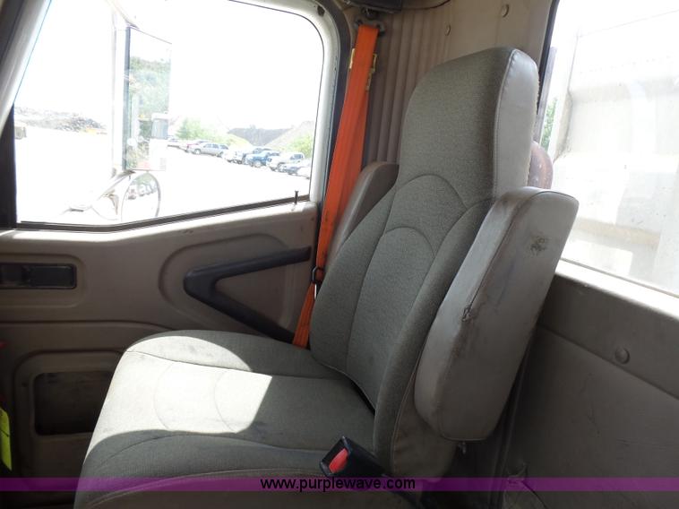 image for item J1646 2008 International 5900i semi truck