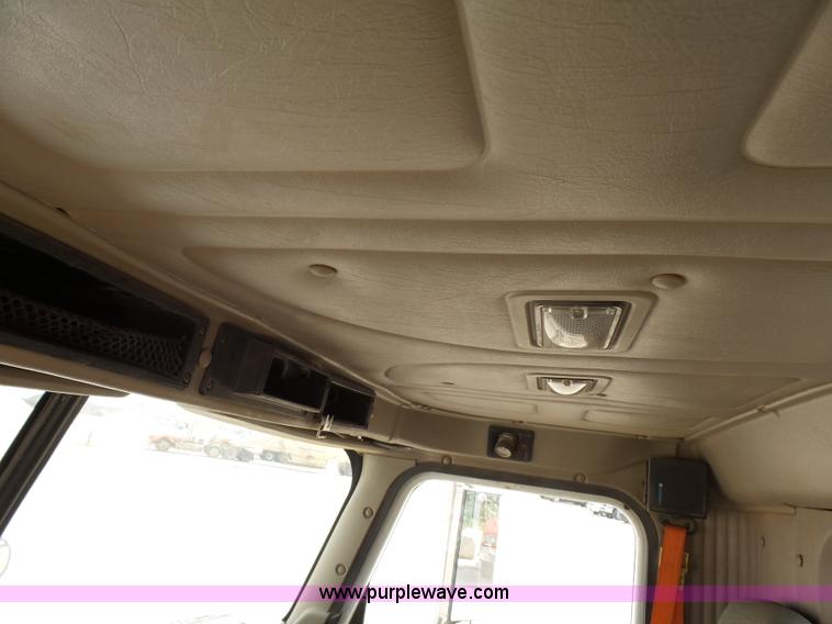 image for item J1646 2008 International 5900i semi truck