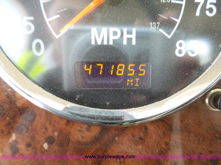 image for item J1646 2008 International 5900i semi truck