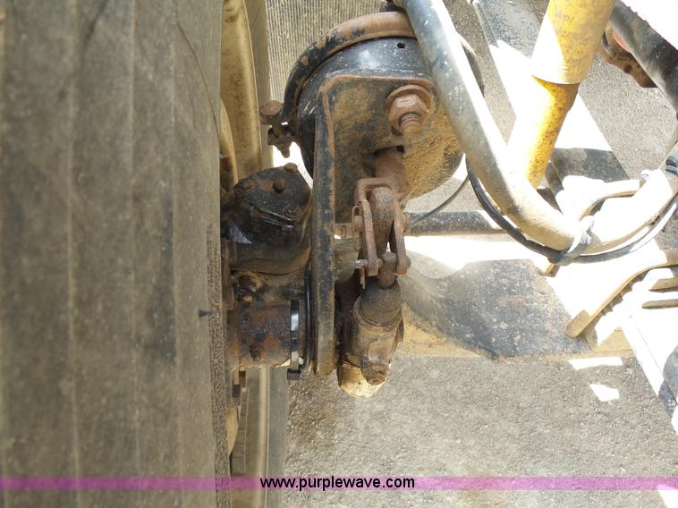 image for item J1646 2008 International 5900i semi truck