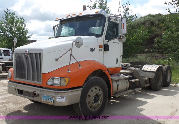 image for item J1647 2008 International 9200i semi truck