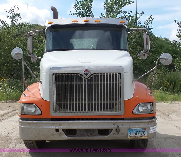 image for item J1647 2008 International 9200i semi truck
