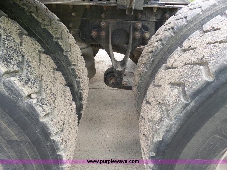 image for item J1647 2008 International 9200i semi truck