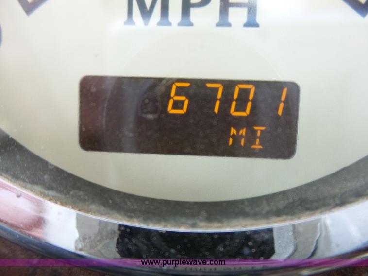 image for item J1647 2008 International 9200i semi truck