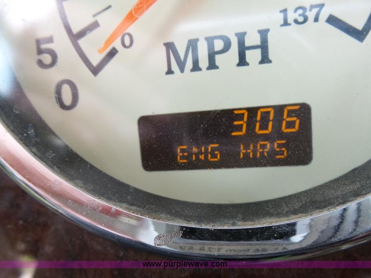 image for item J1647 2008 International 9200i semi truck