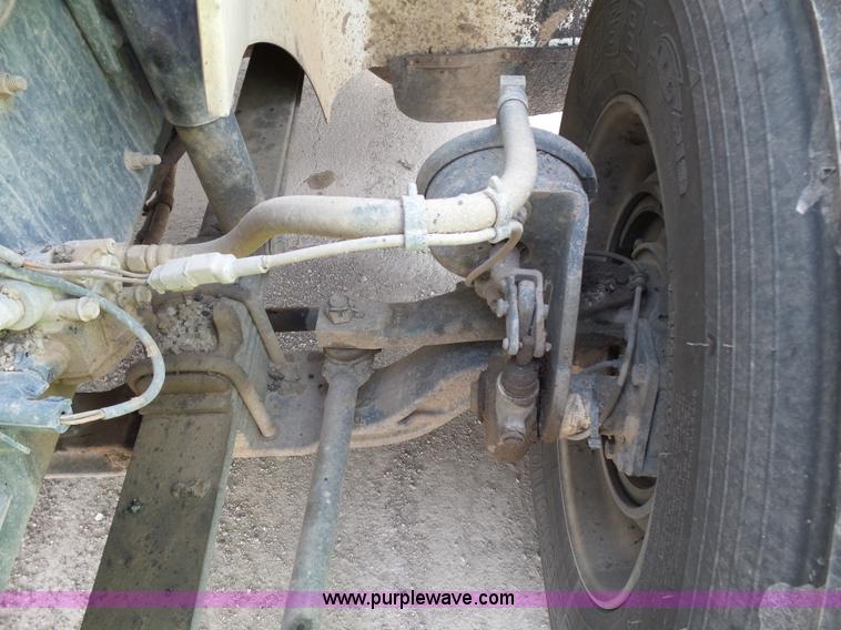 image for item J1647 2008 International 9200i semi truck