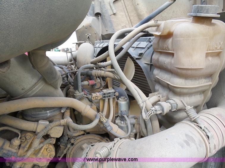 image for item J1647 2008 International 9200i semi truck