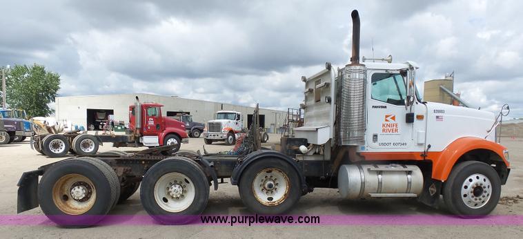 image for item J1648 2008 International 5900i semi truck