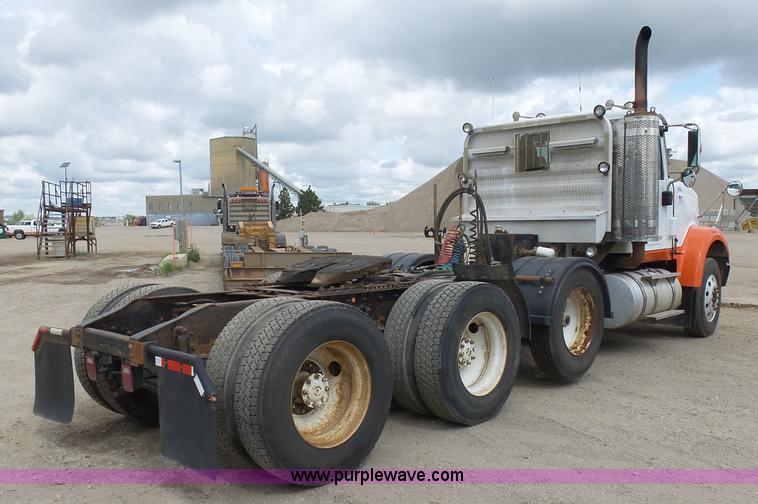 image for item J1648 2008 International 5900i semi truck