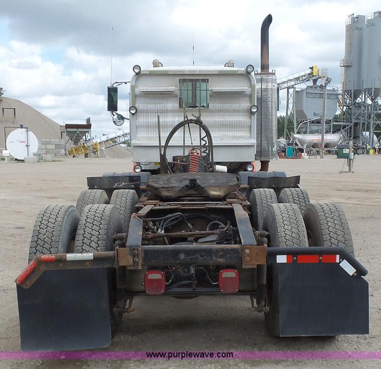 image for item J1648 2008 International 5900i semi truck