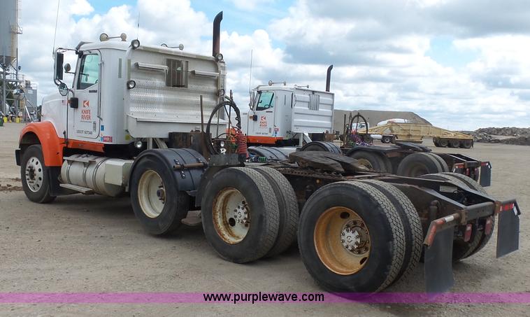 image for item J1648 2008 International 5900i semi truck