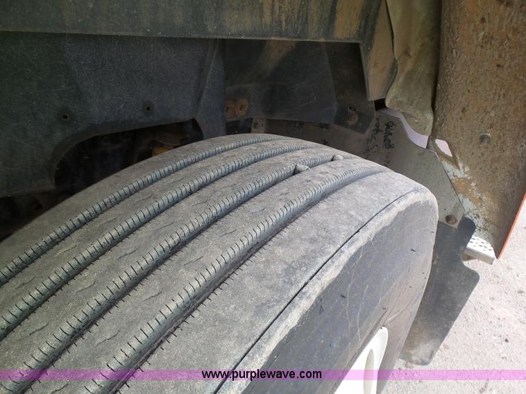 image for item J1648 2008 International 5900i semi truck