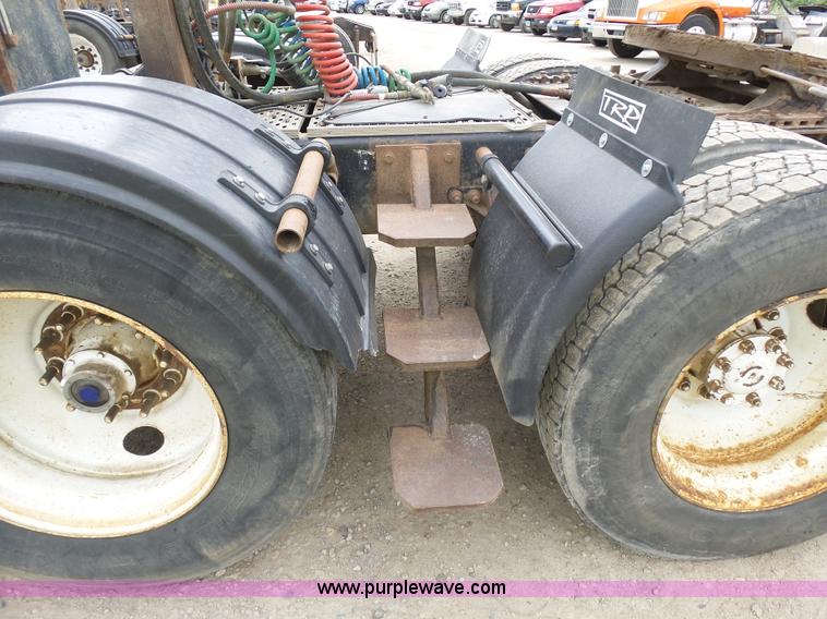 image for item J1648 2008 International 5900i semi truck