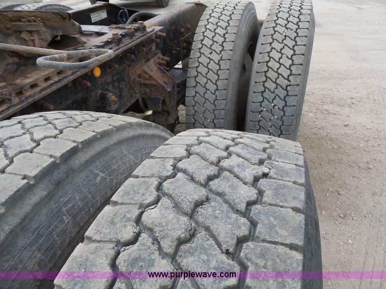 image for item J1648 2008 International 5900i semi truck