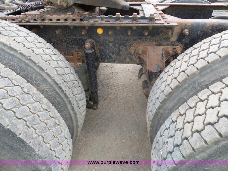 image for item J1648 2008 International 5900i semi truck