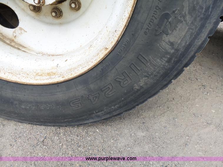 image for item J1648 2008 International 5900i semi truck