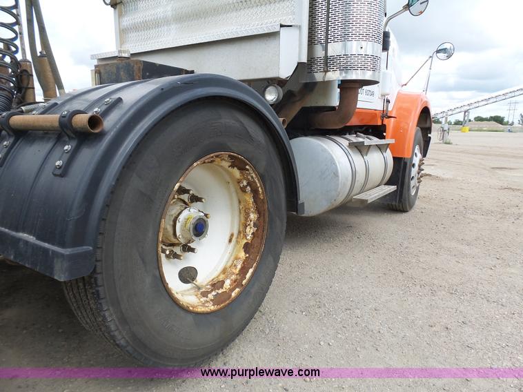 image for item J1648 2008 International 5900i semi truck