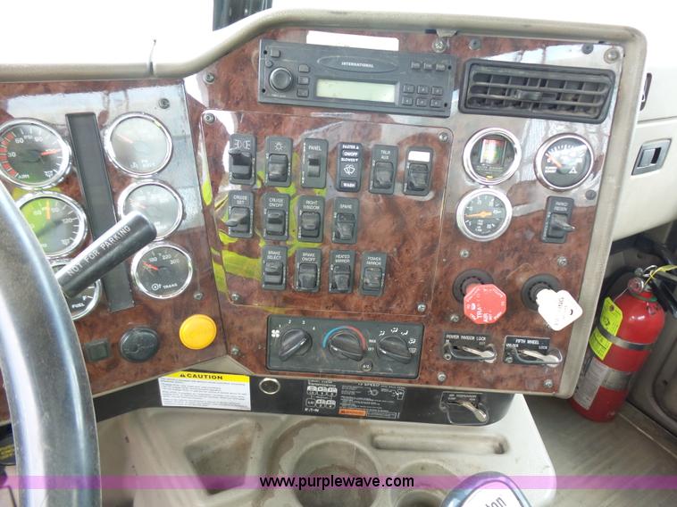 image for item J1648 2008 International 5900i semi truck