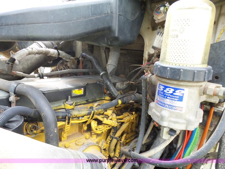 image for item J1648 2008 International 5900i semi truck