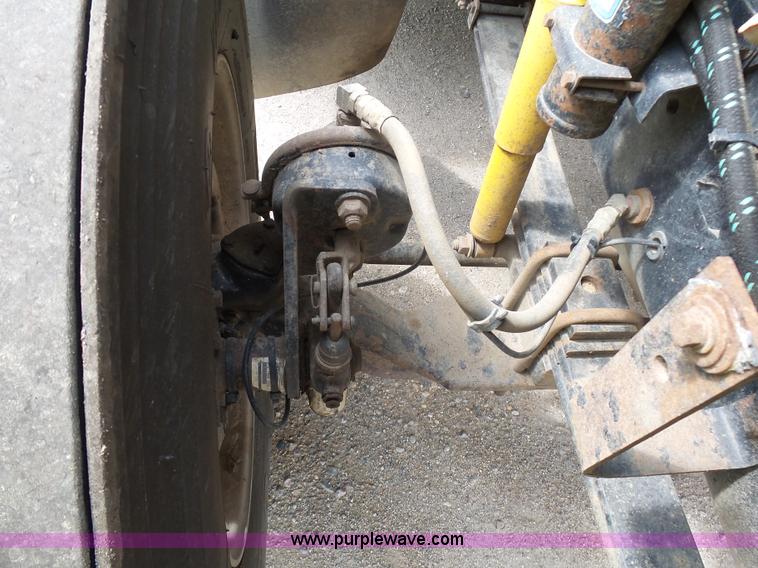 image for item J1648 2008 International 5900i semi truck